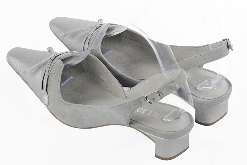 Light silver and pearl grey women's open back shoes, with a knot. Tapered toe. Low kitten heels. Rear view - Florence KOOIJMAN